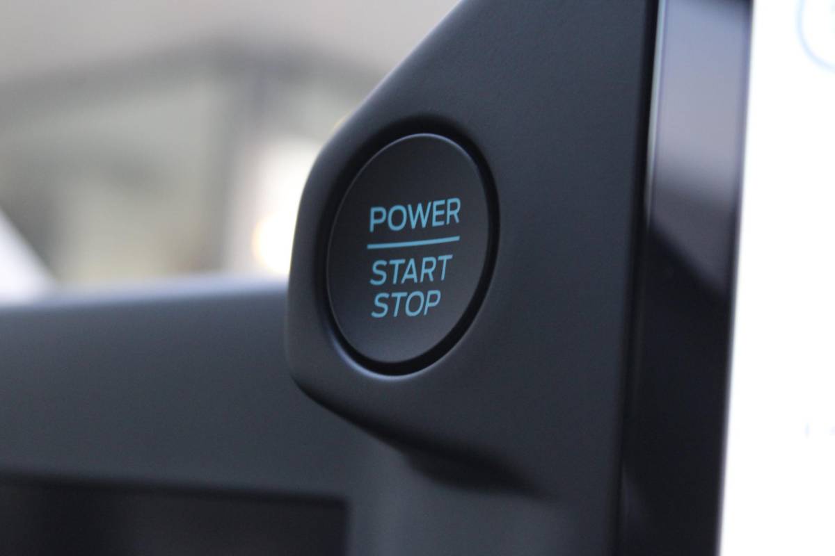 Ford Transit Custom Ford Transit Custom 340 2.5 PHEV L2H1 Trend |SCI| 233pk | Kombi | Prijs is incl. BTW incl. BPM | 9- PERSOONS | Excl. BTW incl. BPM kost deze Custom 50.523,- | Privacy Glass | AGR Stoel | Navigatie