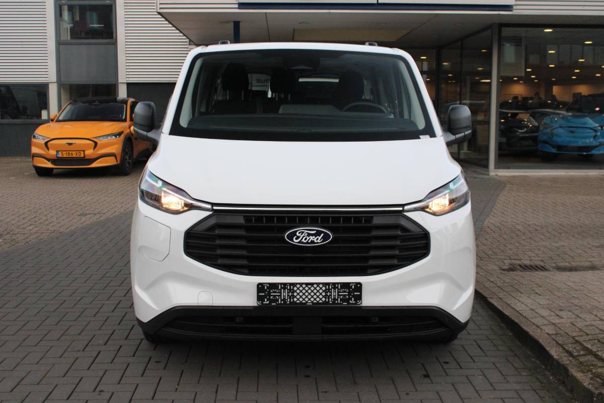 Ford Transit Custom Ford Transit Custom 340 2.5 PHEV L2H1 Trend |SCI| 233pk | Kombi | Prijs is incl. BTW incl. BPM | 9- PERSOONS | Excl. BTW incl. BPM kost deze Custom 50.523,- | Privacy Glass | AGR Stoel | Navigatie