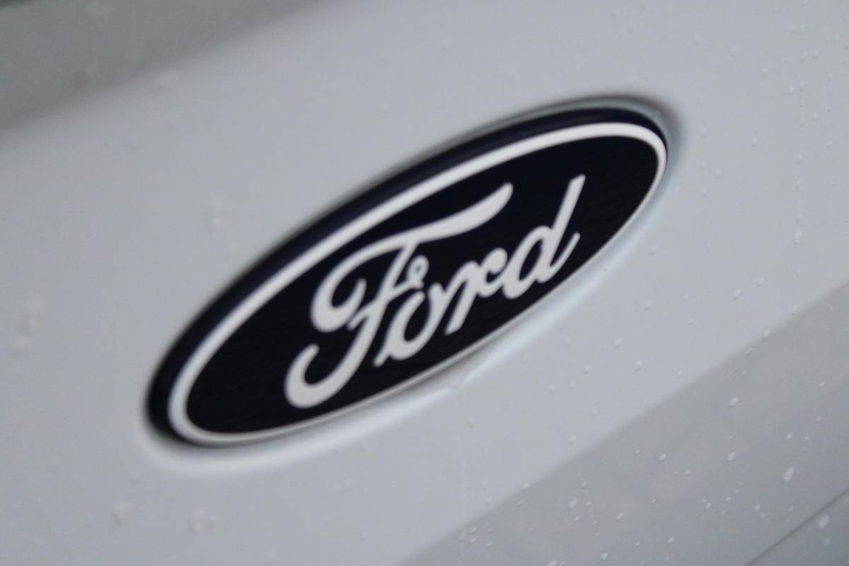 Ford Transit Custom Ford Transit Custom 340 2.5 PHEV L2H1 Trend |SCI| 233pk | Kombi | Prijs is incl. BTW incl. BPM | 9- PERSOONS | Excl. BTW incl. BPM kost deze Custom 50.523,- | Privacy Glass | AGR Stoel | Navigatie