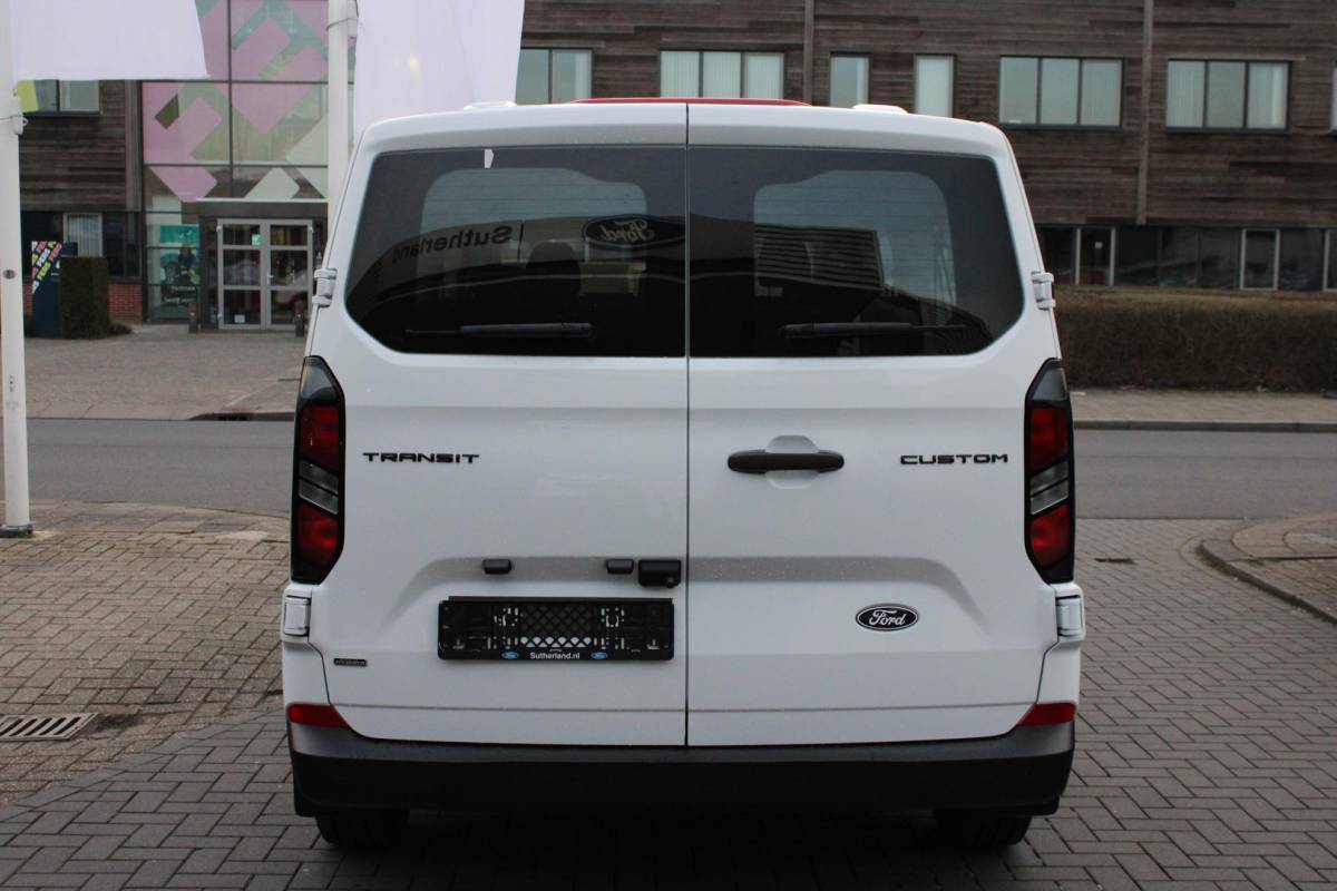 Ford Transit Custom Ford Transit Custom 340 2.5 PHEV L2H1 Trend |SCI| 233pk | Kombi | Prijs is incl. BTW incl. BPM | 9- PERSOONS | Excl. BTW incl. BPM kost deze Custom 50.523,- | Privacy Glass | AGR Stoel | Navigatie