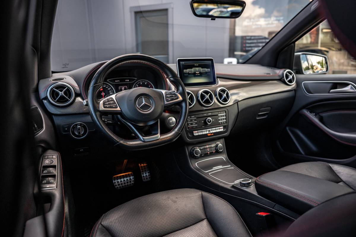 Mercedes-Benz B-Klasse Mercedes-Benz B-klasse 180 Ambition|PANO|TREKHAAK|PDC