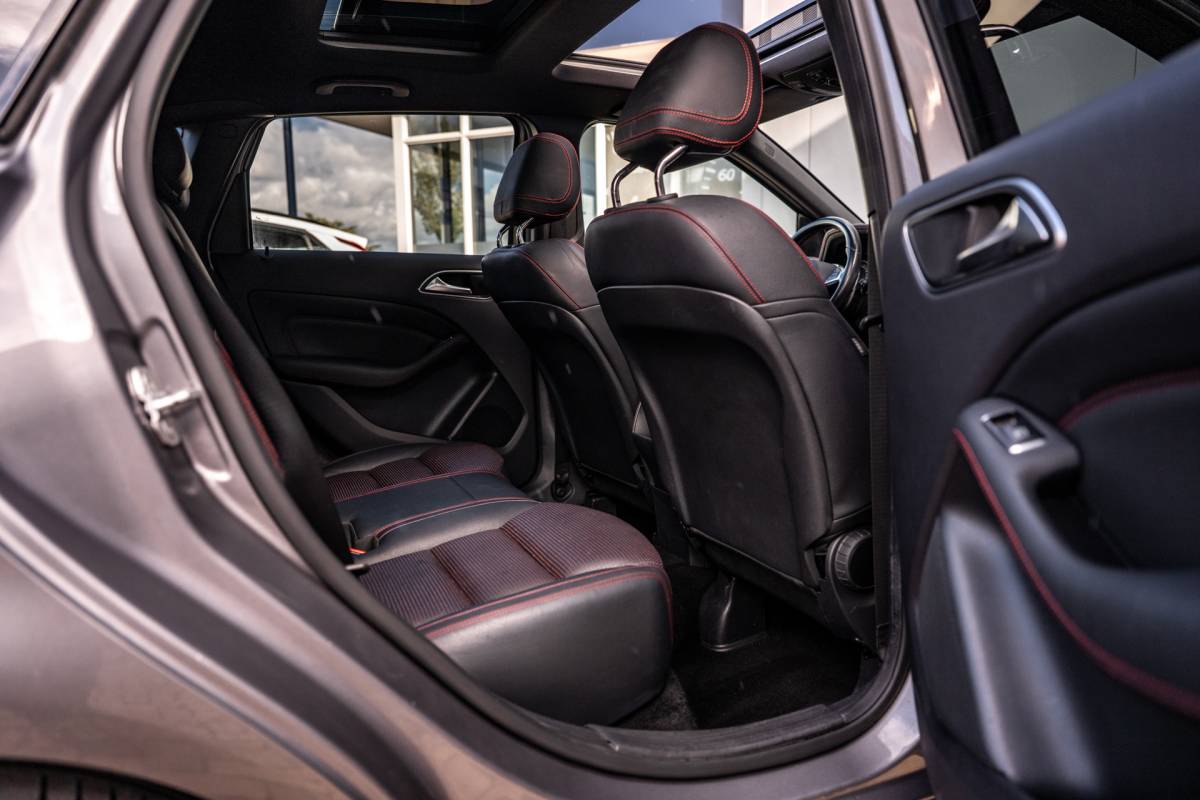 Mercedes-Benz B-Klasse Mercedes-Benz B-klasse 180 Ambition|PANO|TREKHAAK|PDC