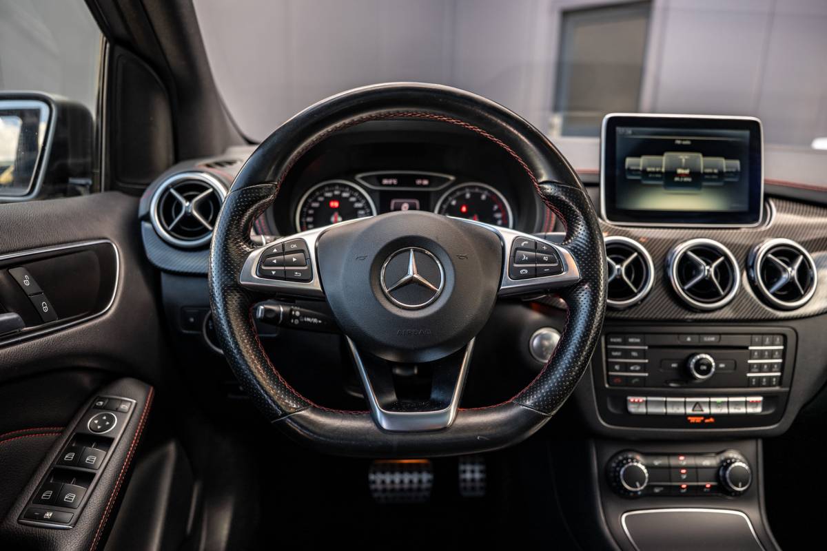 Mercedes-Benz B-Klasse Mercedes-Benz B-klasse 180 Ambition|PANO|TREKHAAK|PDC