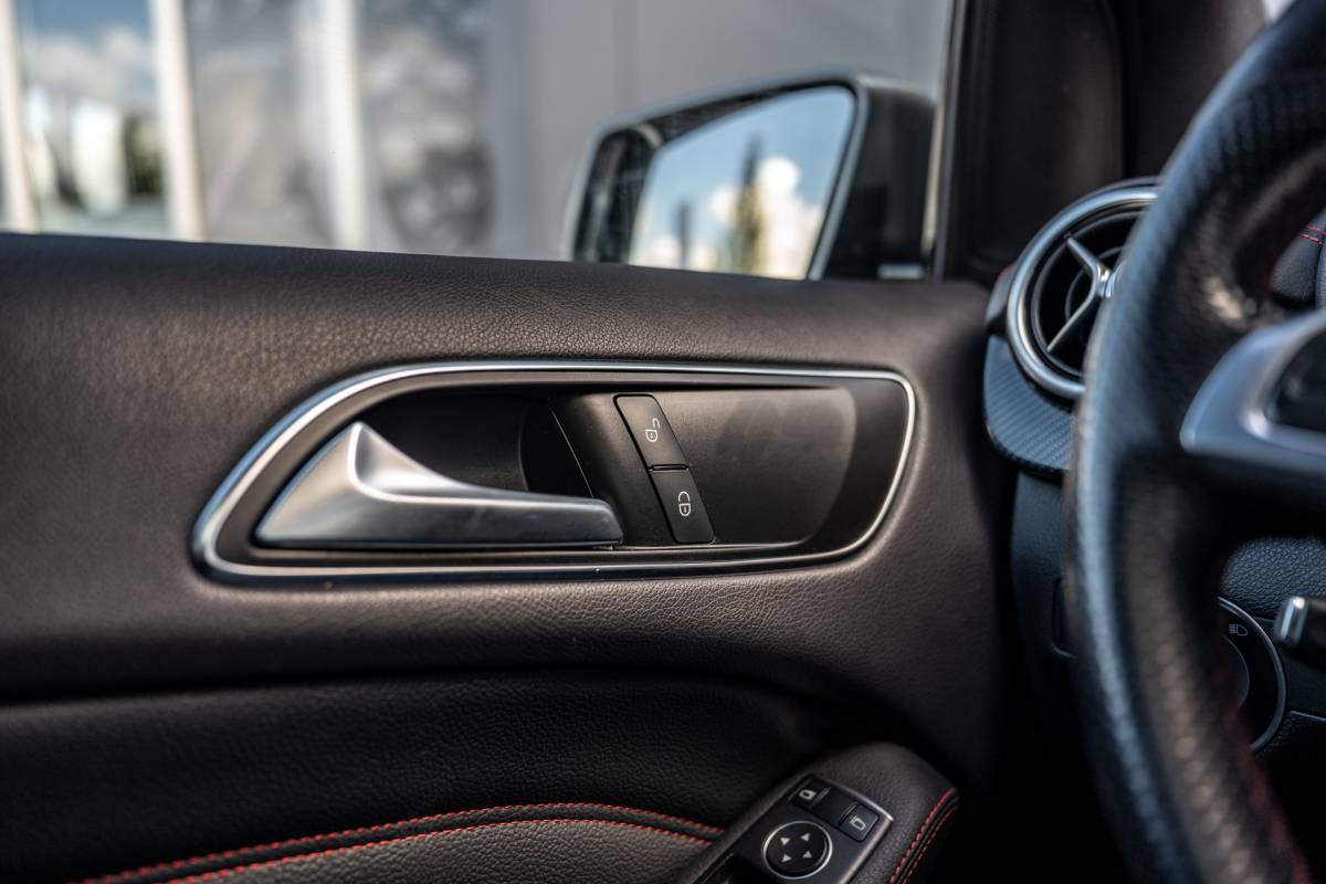 Mercedes-Benz B-Klasse Mercedes-Benz B-klasse 180 Ambition|PANO|TREKHAAK|PDC