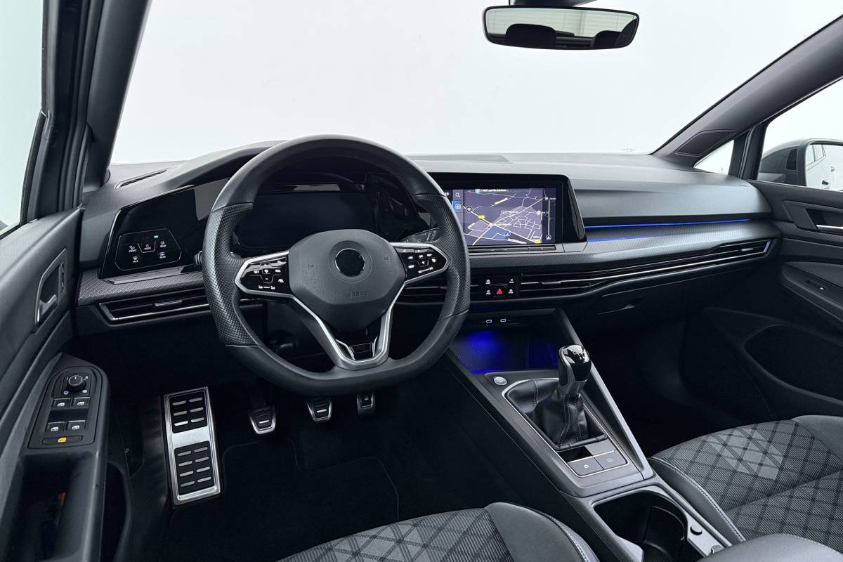 Volkswagen Golf Volkswagen Golf 1.5 TSI R-Line | Virtual Cockpit | Org. NL | Camera | CarPlay | Adapt. Cruise | Stoelverwarm. | Blind spot | PDC