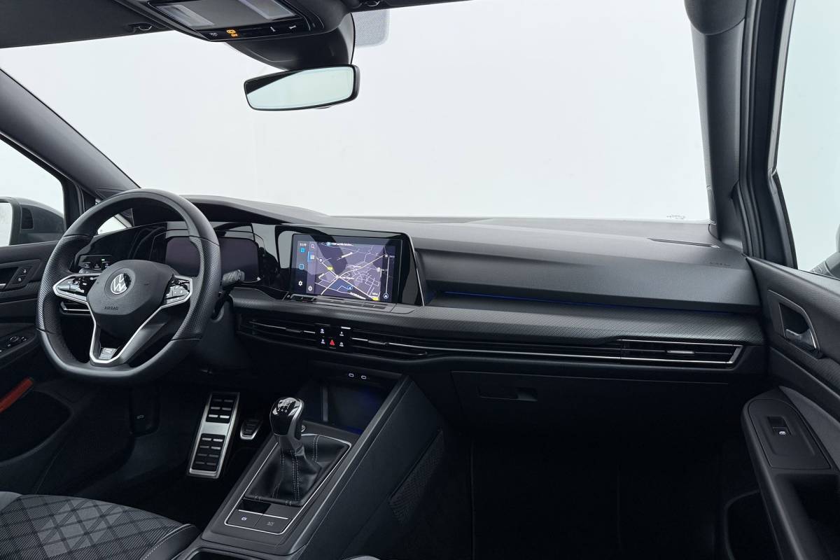 Volkswagen Golf Volkswagen Golf 1.5 TSI R-Line | Virtual Cockpit | Org. NL | Camera | CarPlay | Adapt. Cruise | Stoelverwarm. | Blind spot | PDC