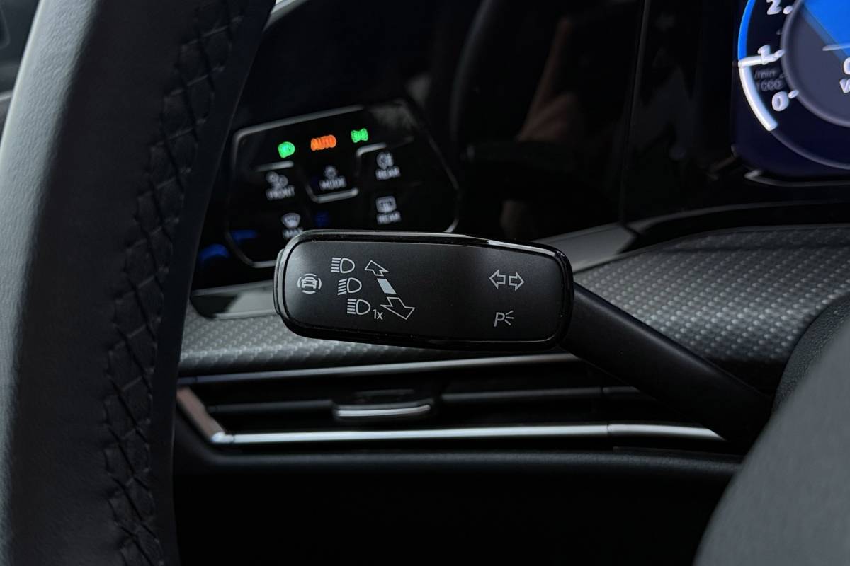 Volkswagen Golf Volkswagen Golf 1.5 TSI R-Line | Virtual Cockpit | Org. NL | Camera | CarPlay | Adapt. Cruise | Stoelverwarm. | Blind spot | PDC