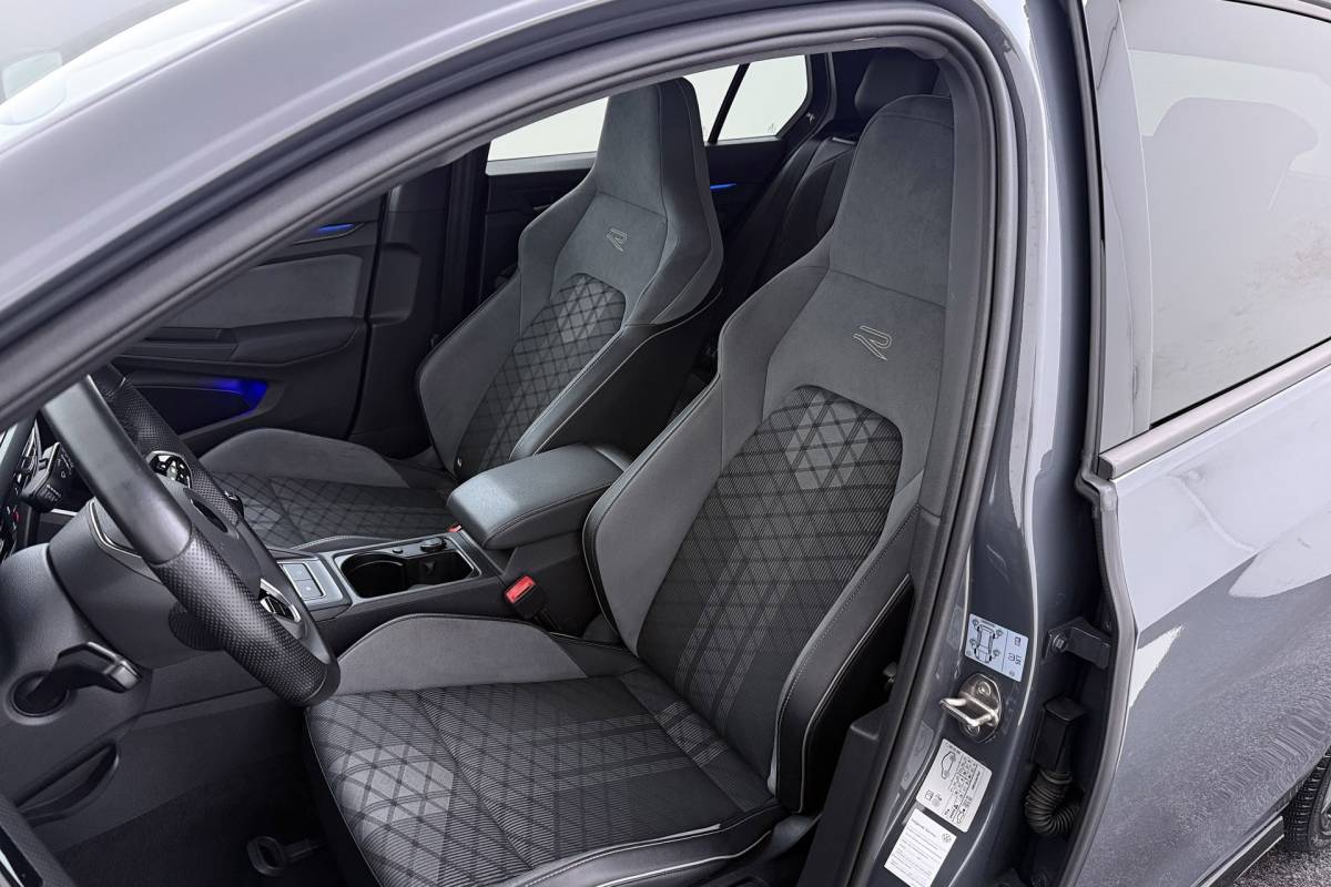 Volkswagen Golf Volkswagen Golf 1.5 TSI R-Line | Virtual Cockpit | Org. NL | Camera | CarPlay | Adapt. Cruise | Stoelverwarm. | Blind spot | PDC