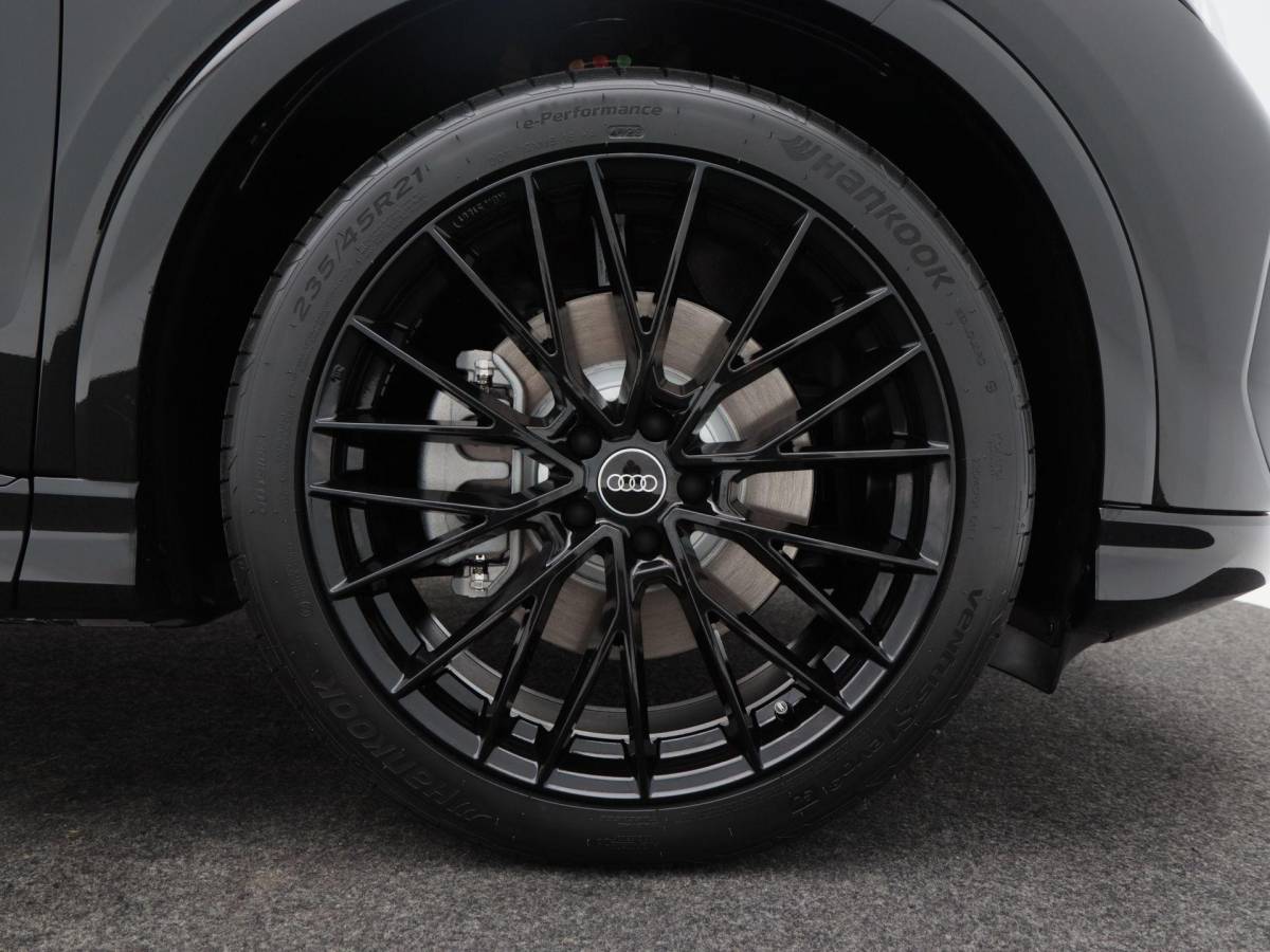 Audi Q4 e-tron Audi Q4 e-tron 45 quattro | S Edition Competition | 286 PK | Privacyglas | 21 Inch | Trekhaak | Matrix Led | Adaptive Cruise |