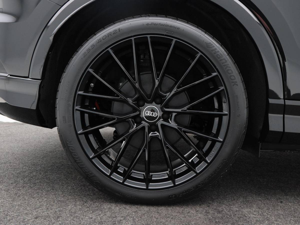 Audi Q4 e-tron Audi Q4 e-tron 45 quattro | S Edition Competition | 286 PK | Privacyglas | 21 Inch | Trekhaak | Matrix Led | Adaptive Cruise |