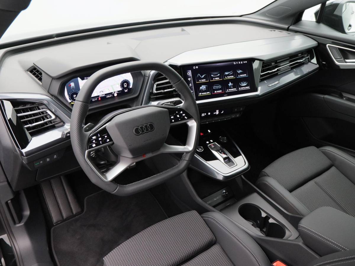 Audi Q4 e-tron Audi Q4 e-tron 45 quattro | S Edition Competition | 286 PK | Privacyglas | 21 Inch | Trekhaak | Matrix Led | Adaptive Cruise |