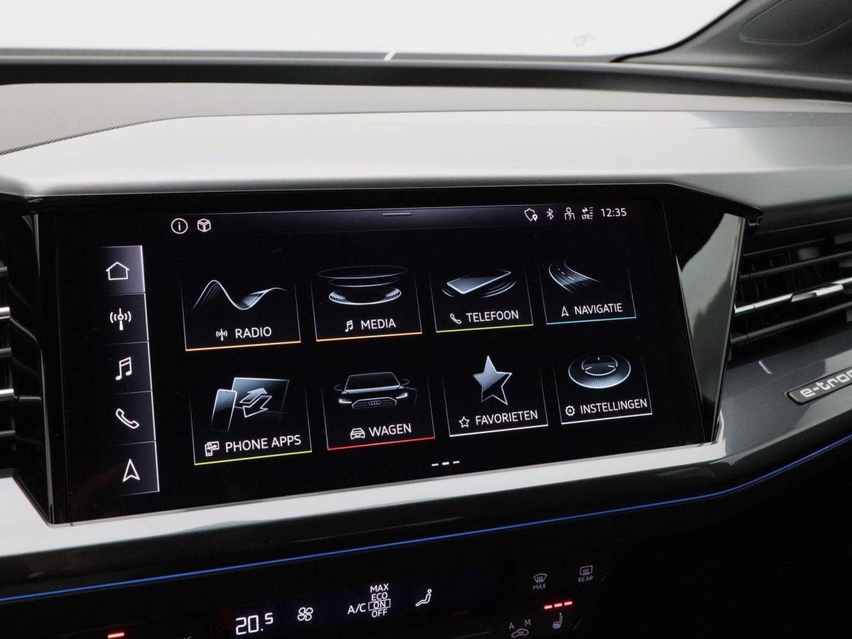 Audi Q4 e-tron Audi Q4 e-tron 45 quattro | S Edition Competition | 286 PK | Privacyglas | 21 Inch | Trekhaak | Matrix Led | Adaptive Cruise |