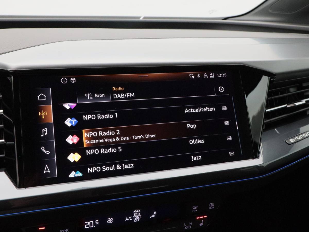 Audi Q4 e-tron Audi Q4 e-tron 45 quattro | S Edition Competition | 286 PK | Privacyglas | 21 Inch | Trekhaak | Matrix Led | Adaptive Cruise |