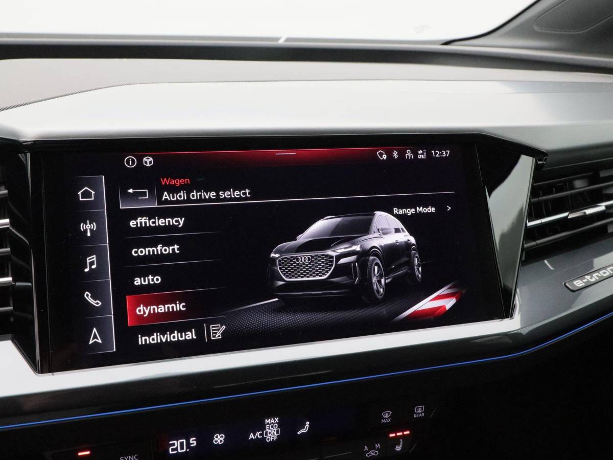 Audi Q4 e-tron Audi Q4 e-tron 45 quattro | S Edition Competition | 286 PK | Privacyglas | 21 Inch | Trekhaak | Matrix Led | Adaptive Cruise |