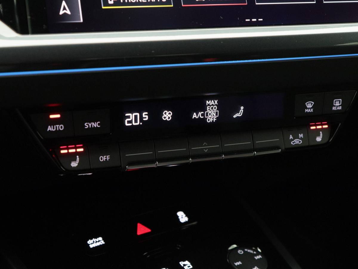 Audi Q4 e-tron Audi Q4 e-tron 45 quattro | S Edition Competition | 286 PK | Privacyglas | 21 Inch | Trekhaak | Matrix Led | Adaptive Cruise |