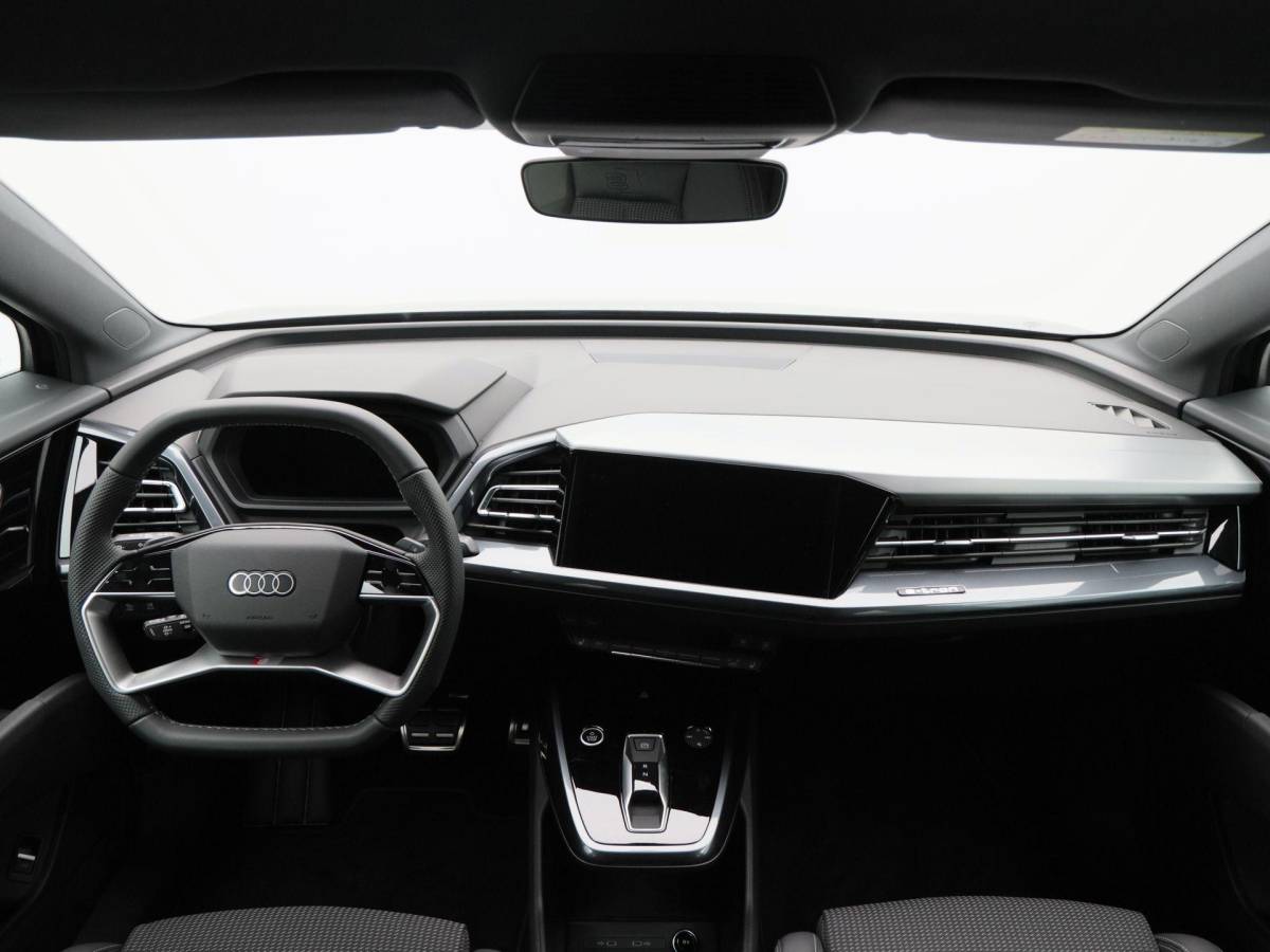 Audi Q4 e-tron Audi Q4 e-tron 45 quattro | S Edition Competition | 286 PK | Privacyglas | 21 Inch | Trekhaak | Matrix Led | Adaptive Cruise |