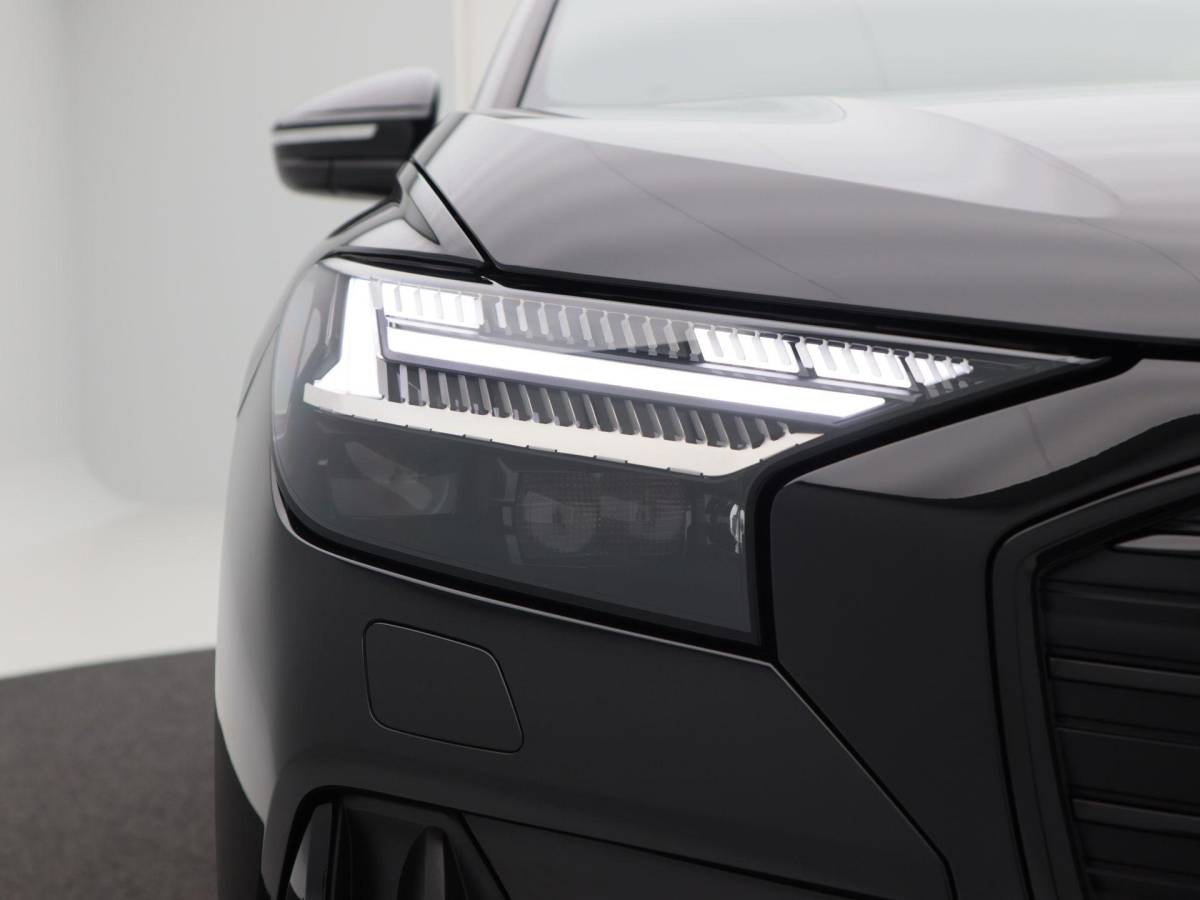 Audi Q4 e-tron Audi Q4 e-tron 45 quattro | S Edition Competition | 286 PK | Privacyglas | 21 Inch | Trekhaak | Matrix Led | Adaptive Cruise |