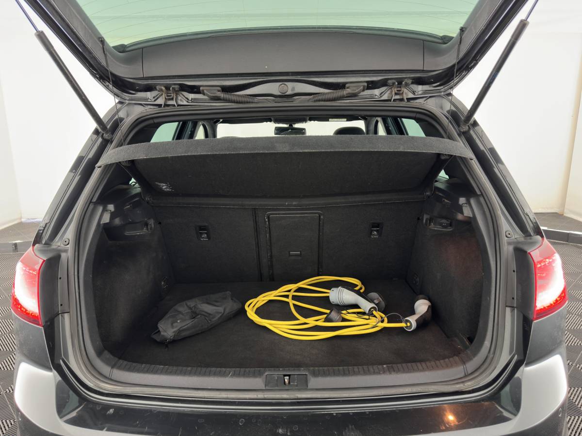 Volkswagen Golf Volkswagen Golf 1.4 TSI GTE (Plug-in) (INCL.BTW) *PANO | FULL-LED | NAVI-FULLMAP | SPORT-SEATS | PRIVACY-GLASS | AMBIENT-LIGHT | SHIFT-PADDLES | ECC | PDC | CRUISE | 17”ALU*