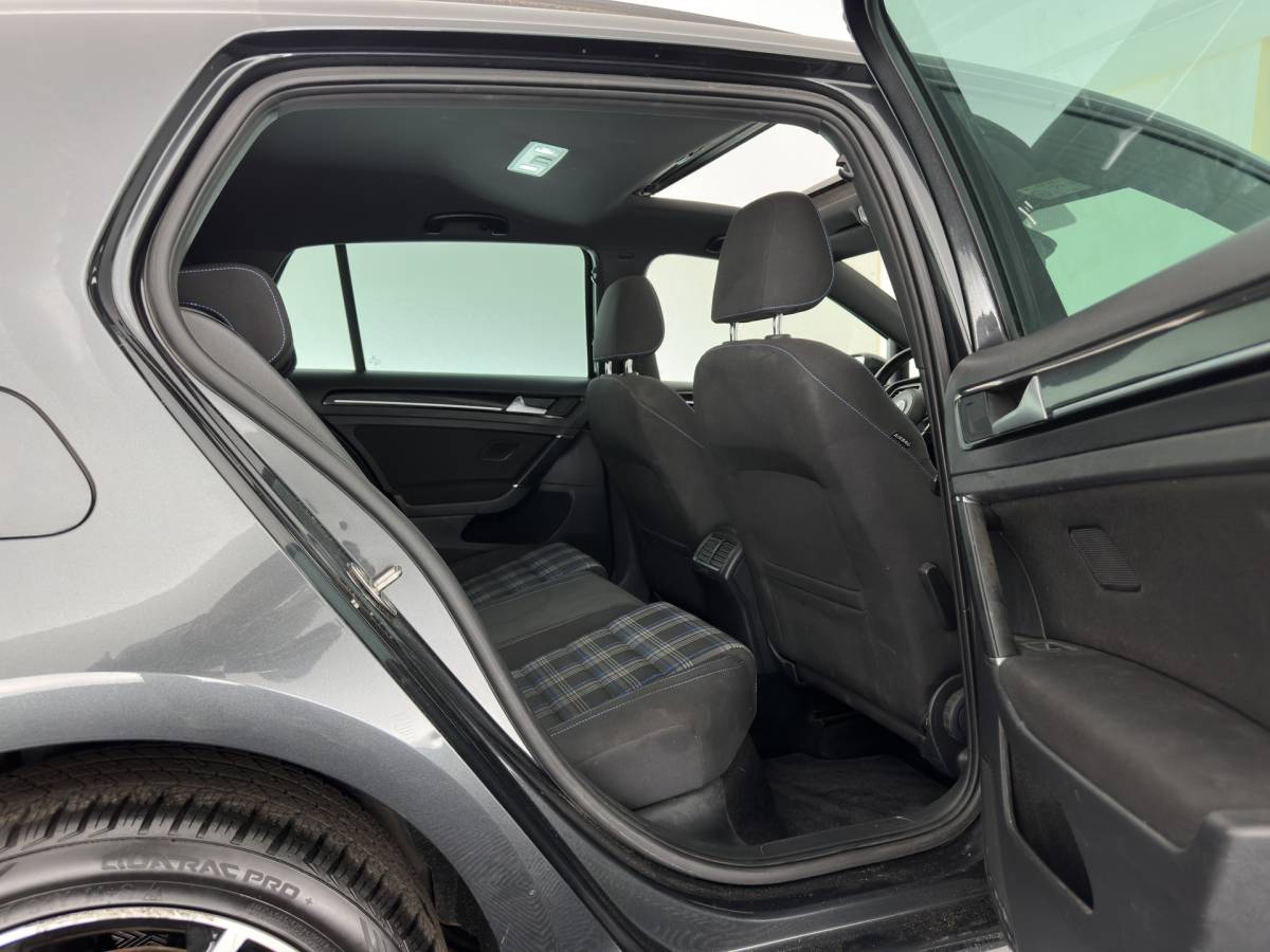 Volkswagen Golf Volkswagen Golf 1.4 TSI GTE (Plug-in) (INCL.BTW) *PANO | FULL-LED | NAVI-FULLMAP | SPORT-SEATS | PRIVACY-GLASS | AMBIENT-LIGHT | SHIFT-PADDLES | ECC | PDC | CRUISE | 17”ALU*