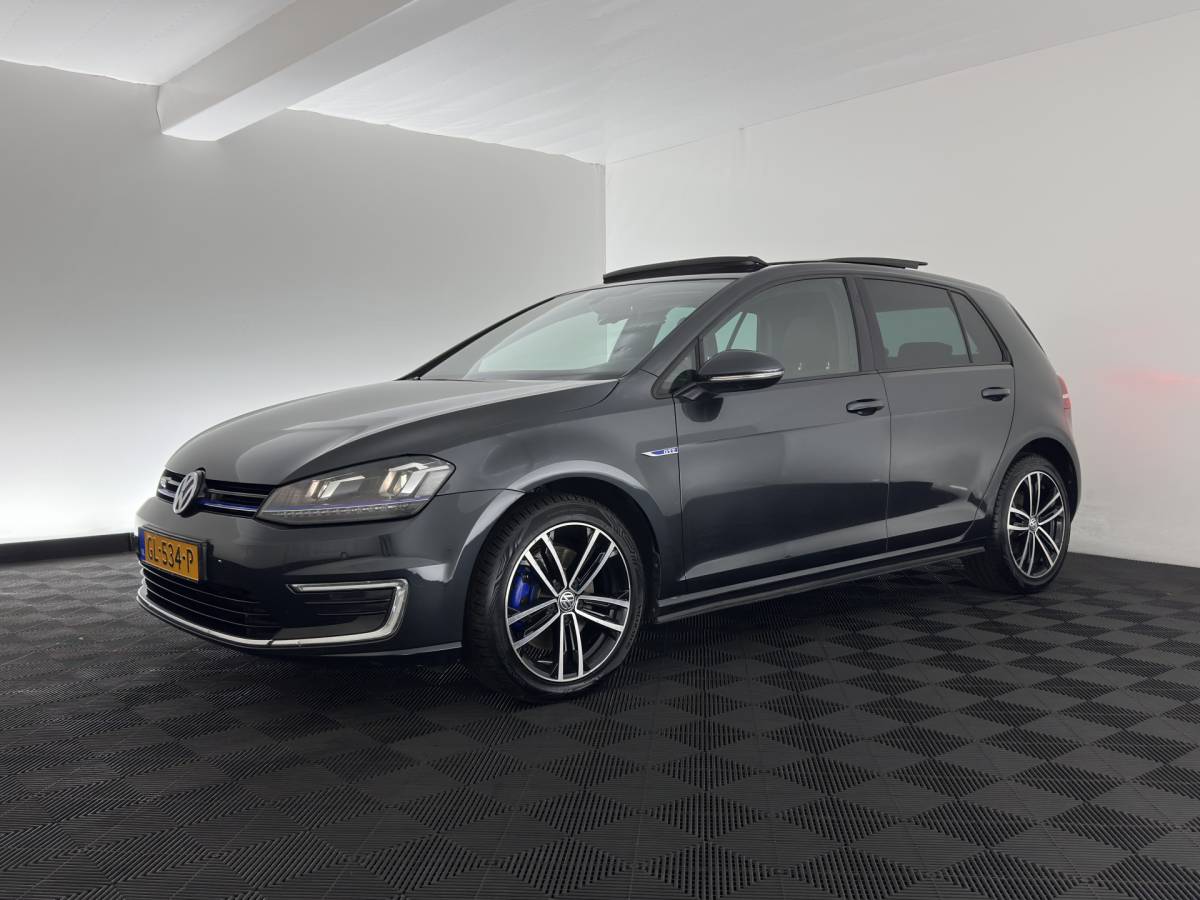 Volkswagen Golf Volkswagen Golf 1.4 TSI GTE (Plug-in) (INCL.BTW) *PANO | FULL-LED | NAVI-FULLMAP | SPORT-SEATS | PRIVACY-GLASS | AMBIENT-LIGHT | SHIFT-PADDLES | ECC | PDC | CRUISE | 17”ALU*