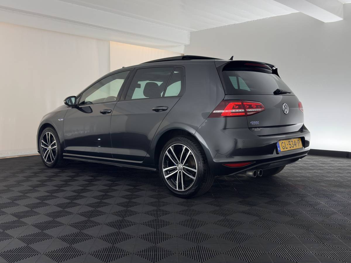 Volkswagen Golf Volkswagen Golf 1.4 TSI GTE (Plug-in) (INCL.BTW) *PANO | FULL-LED | NAVI-FULLMAP | SPORT-SEATS | PRIVACY-GLASS | AMBIENT-LIGHT | SHIFT-PADDLES | ECC | PDC | CRUISE | 17”ALU*