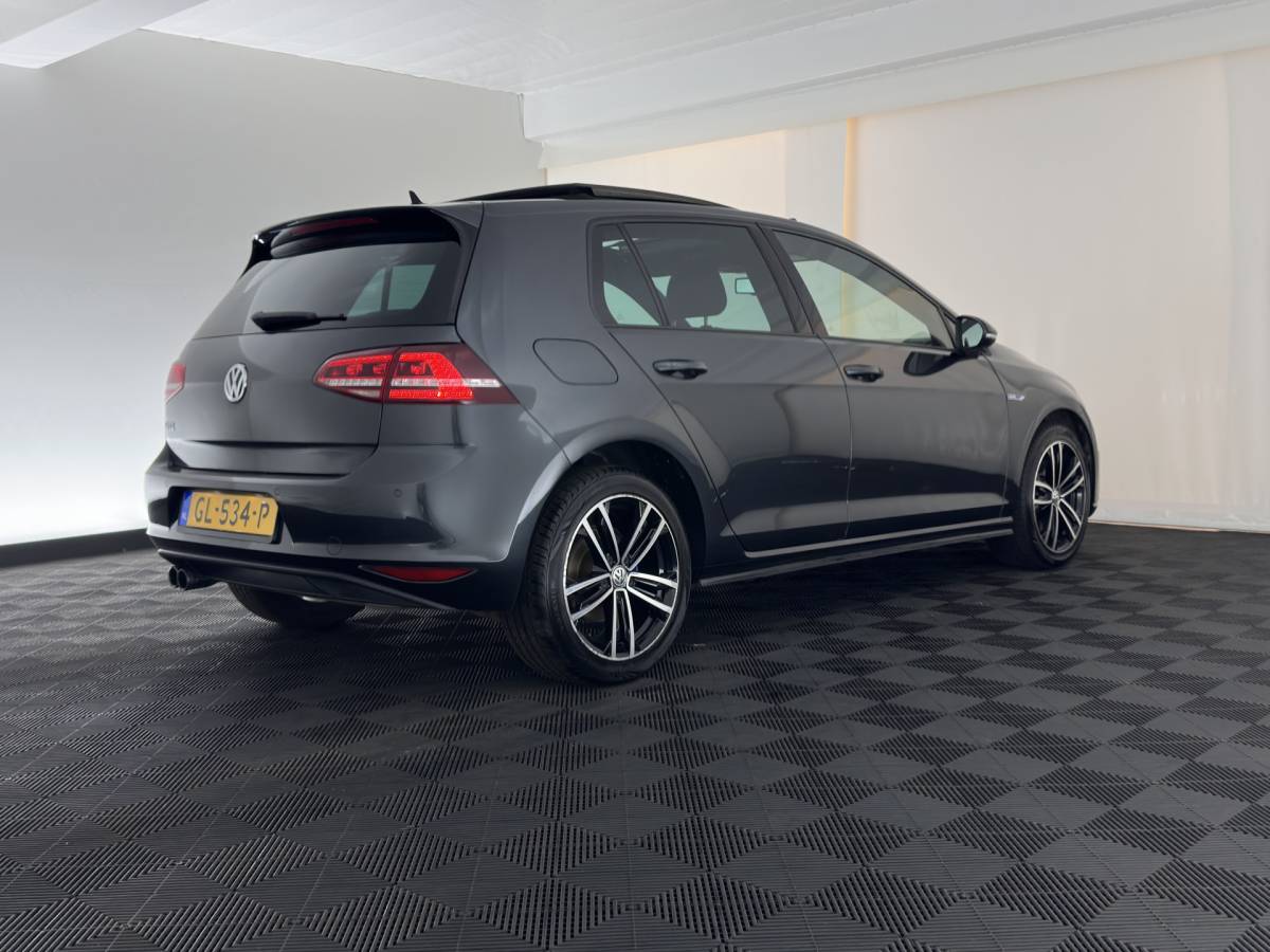 Volkswagen Golf Volkswagen Golf 1.4 TSI GTE (Plug-in) (INCL.BTW) *PANO | FULL-LED | NAVI-FULLMAP | SPORT-SEATS | PRIVACY-GLASS | AMBIENT-LIGHT | SHIFT-PADDLES | ECC | PDC | CRUISE | 17”ALU*