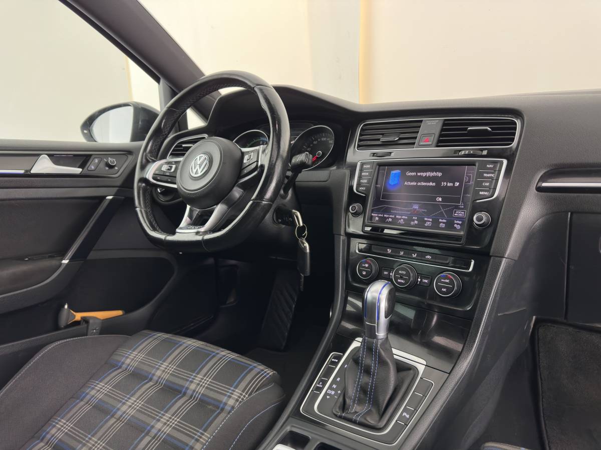 Volkswagen Golf Volkswagen Golf 1.4 TSI GTE (Plug-in) (INCL.BTW) *PANO | FULL-LED | NAVI-FULLMAP | SPORT-SEATS | PRIVACY-GLASS | AMBIENT-LIGHT | SHIFT-PADDLES | ECC | PDC | CRUISE | 17”ALU*