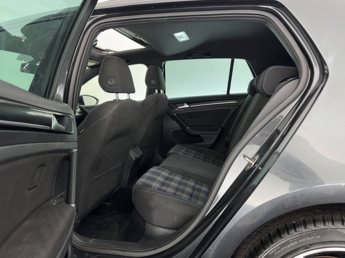 Volkswagen Golf Volkswagen Golf 1.4 TSI GTE (Plug-in) (INCL.BTW) *PANO | FULL-LED | NAVI-FULLMAP | SPORT-SEATS | PRIVACY-GLASS | AMBIENT-LIGHT | SHIFT-PADDLES | ECC | PDC | CRUISE | 17”ALU*