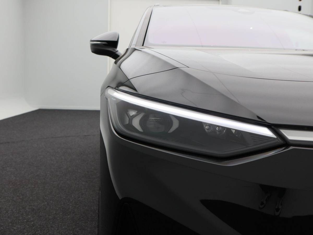 Volkswagen ID.7 Volkswagen ID.7 Tourer Pro Limited Edition 77 kWh | Trekhaak | Adaptief onderstel | Panoramadak | Harman/Kardon | Head Up Display | Stoelkoeling |