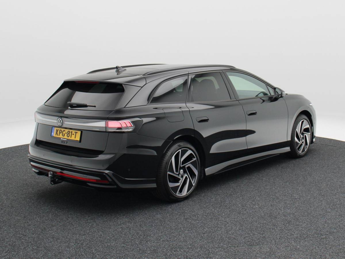 Volkswagen ID.7 Volkswagen ID.7 Tourer Pro Limited Edition 77 kWh | Trekhaak | Adaptief onderstel | Panoramadak | Harman/Kardon | Head Up Display | Stoelkoeling |