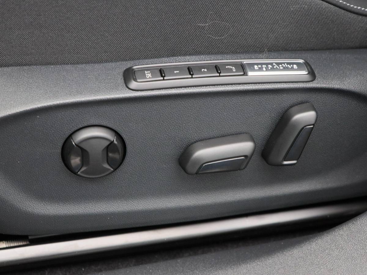 Volkswagen ID.7 Volkswagen ID.7 Tourer Pro Limited Edition 77 kWh | Trekhaak | Adaptief onderstel | Panoramadak | Harman/Kardon | Head Up Display | Stoelkoeling |