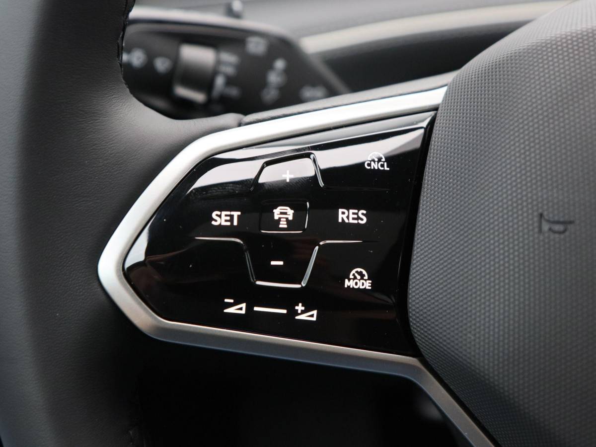 Volkswagen ID.7 Volkswagen ID.7 Tourer Pro Limited Edition 77 kWh | Trekhaak | Adaptief onderstel | Panoramadak | Harman/Kardon | Head Up Display | Stoelkoeling |