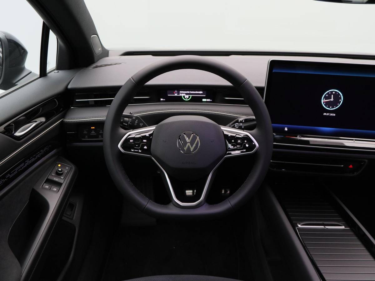 Volkswagen ID.7 Volkswagen ID.7 Tourer Pro Limited Edition 77 kWh | Trekhaak | Adaptief onderstel | Panoramadak | Harman/Kardon | Head Up Display | Stoelkoeling |