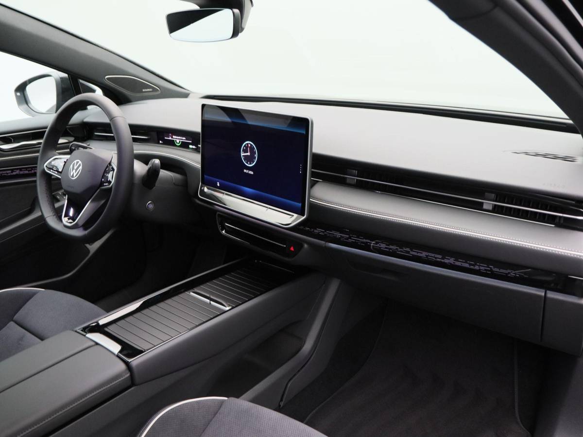 Volkswagen ID.7 Volkswagen ID.7 Tourer Pro Limited Edition 77 kWh | Trekhaak | Adaptief onderstel | Panoramadak | Harman/Kardon | Head Up Display | Stoelkoeling |