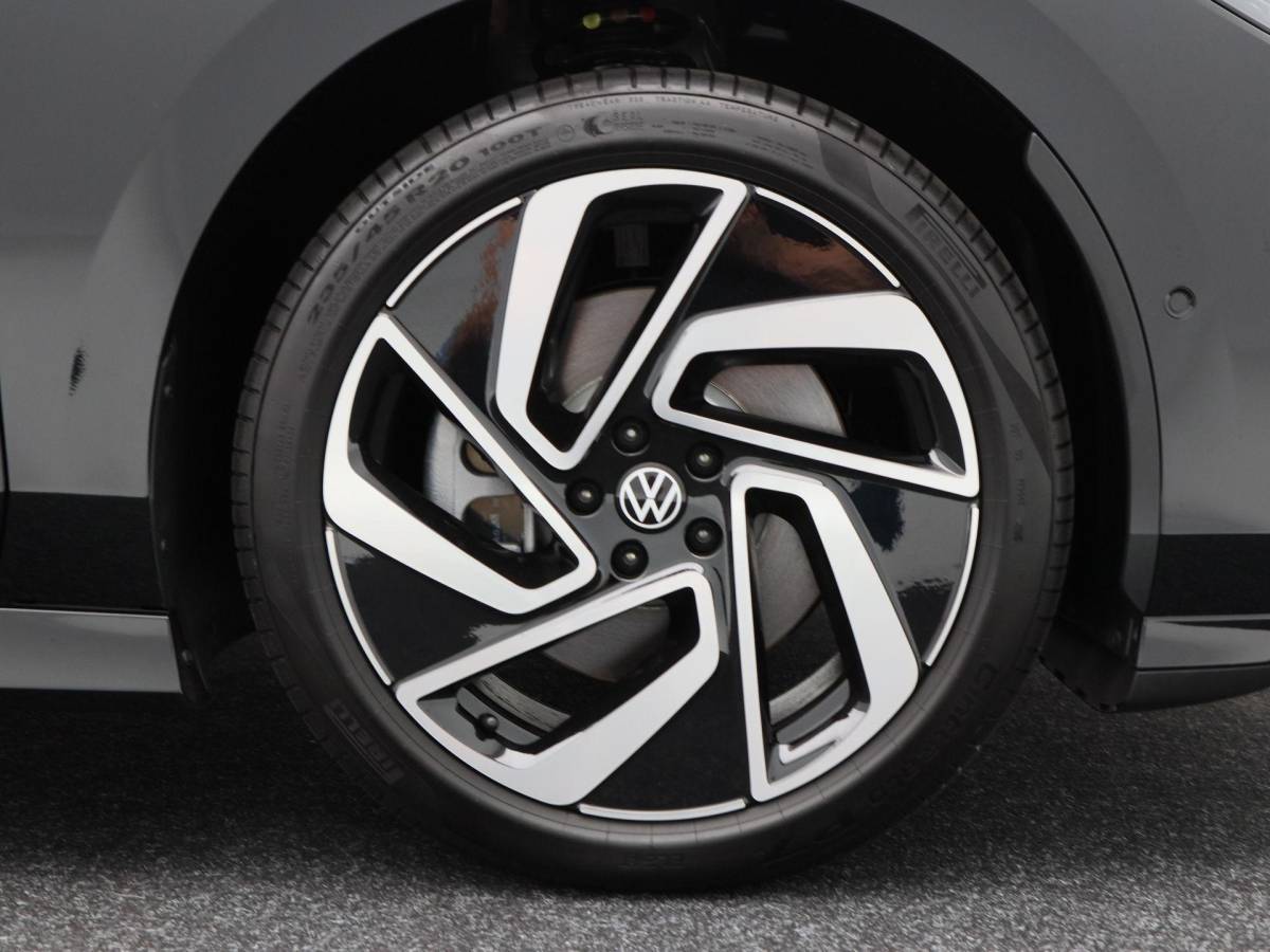 Volkswagen ID.7 Volkswagen ID.7 Tourer Pro Limited Edition 77 kWh | Trekhaak | Adaptief onderstel | Panoramadak | Harman/Kardon | Head Up Display | Stoelkoeling |