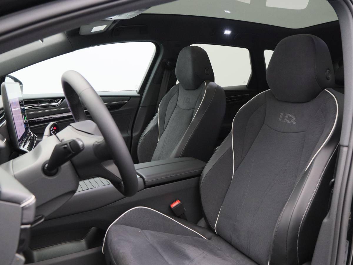 Volkswagen ID.7 Volkswagen ID.7 Tourer Pro Limited Edition 77 kWh | Trekhaak | Adaptief onderstel | Panoramadak | Harman/Kardon | Head Up Display | Stoelkoeling |