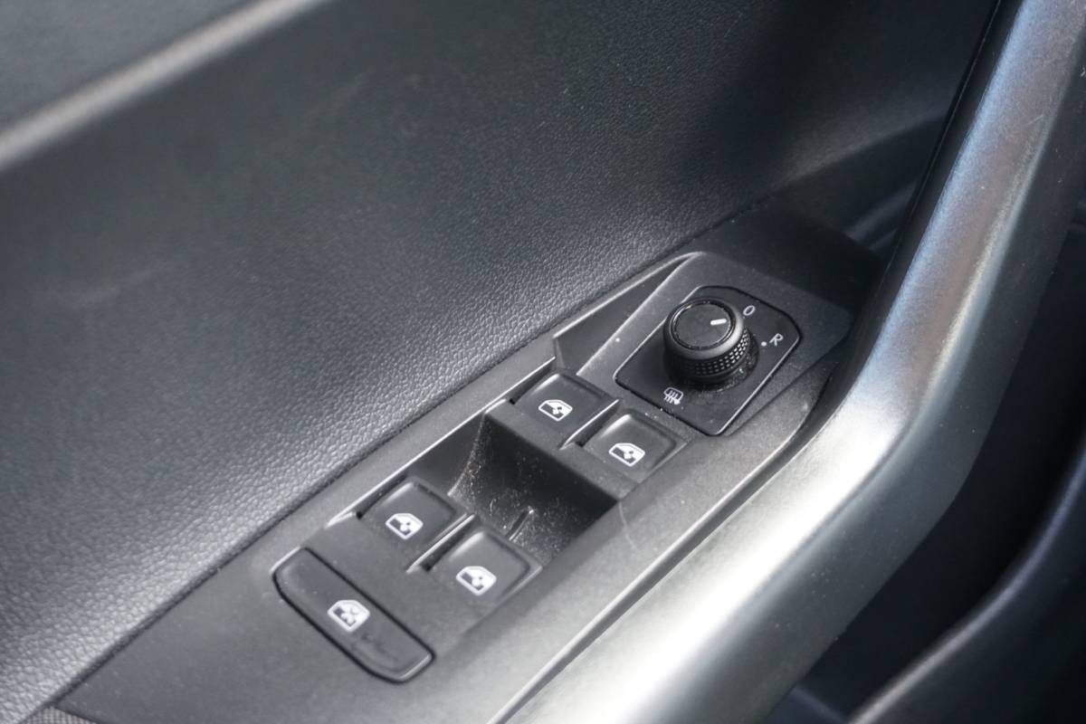 Volkswagen Polo Volkswagen Polo 1.0 TSI Comfortline Automaat | ADAPT. CRUISE | VIRT. COCKPIT | CARPLAY | PDC V+A