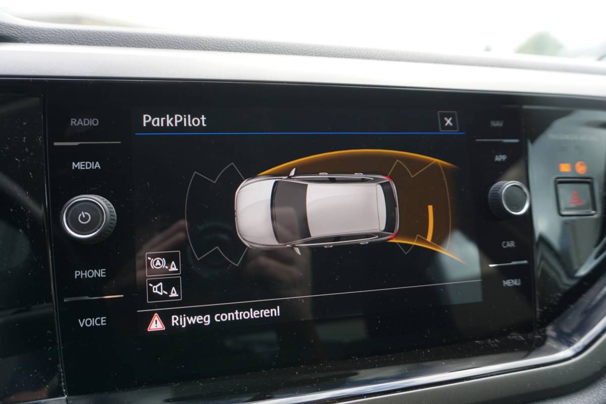 Volkswagen Polo Volkswagen Polo 1.0 TSI Comfortline Automaat | ADAPT. CRUISE | VIRT. COCKPIT | CARPLAY | PDC V+A