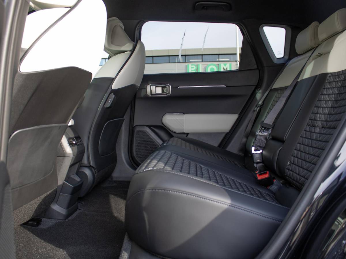 Kia EV4 Kia EV4 GT-Line Business Edition 81.4 kWh | DIRECT LEVERBAAR | Navi. | Stoel&Stuur Verwarming | Clima. |  Lichtmetalen velgen | LED | Dodehoekassistentie | GT-Line Vegan Lederen Stoelbekleding