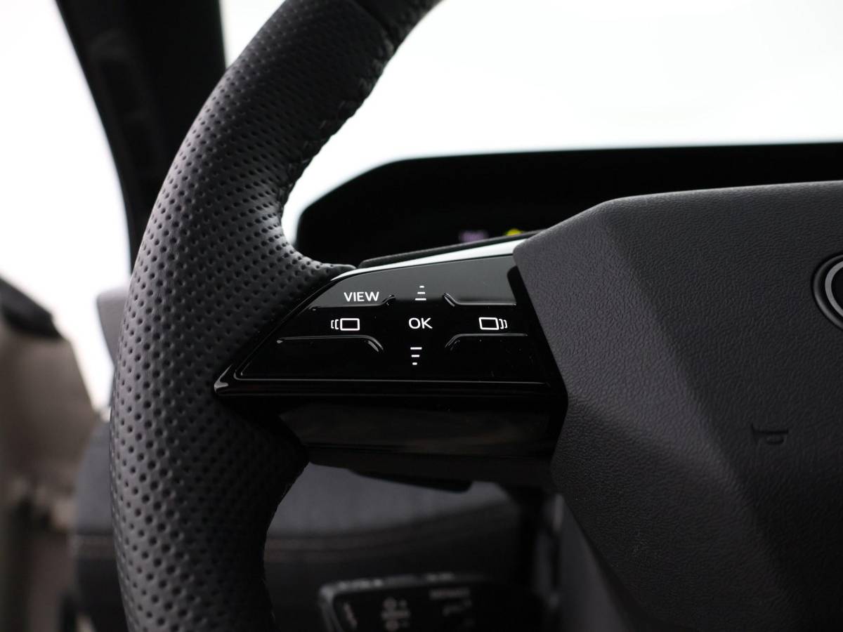 Audi A6 Avant e-tron Audi A6 Avant e-tron S edition 286pk 83 kWh · SOH 97,3% · Warmtepomp · Wegklapbare Trekhaak · 360 Camera · Elek. Voorstoelen · 21” Inch · Achterbank verwarmd · Garantie t/m 09-01-2031 of 100.000km