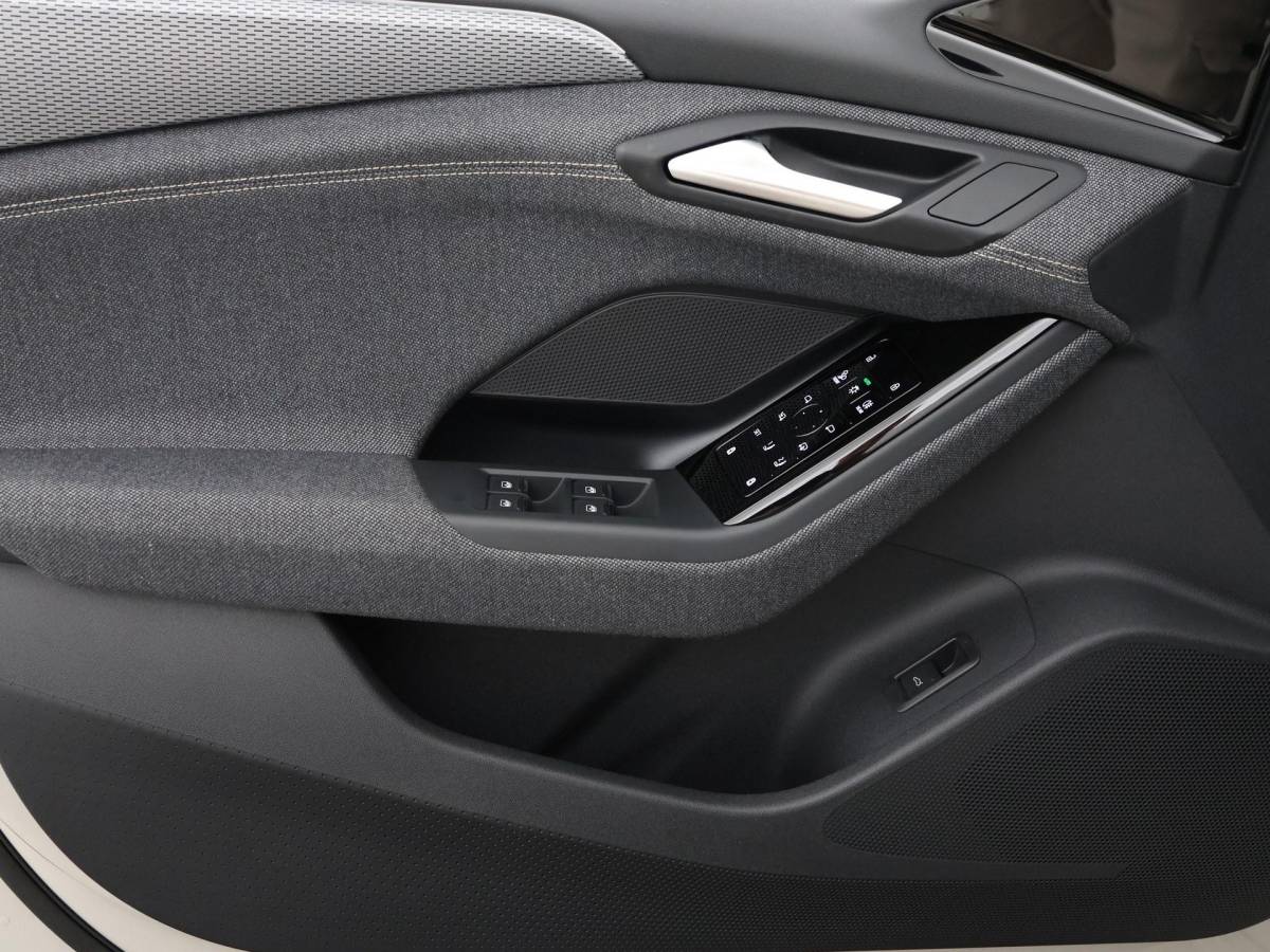 Audi A6 Avant e-tron Audi A6 Avant e-tron S edition 286pk 83 kWh · SOH 97,3% · Warmtepomp · Wegklapbare Trekhaak · 360 Camera · Elek. Voorstoelen · 21” Inch · Achterbank verwarmd · Garantie t/m 09-01-2031 of 100.000km