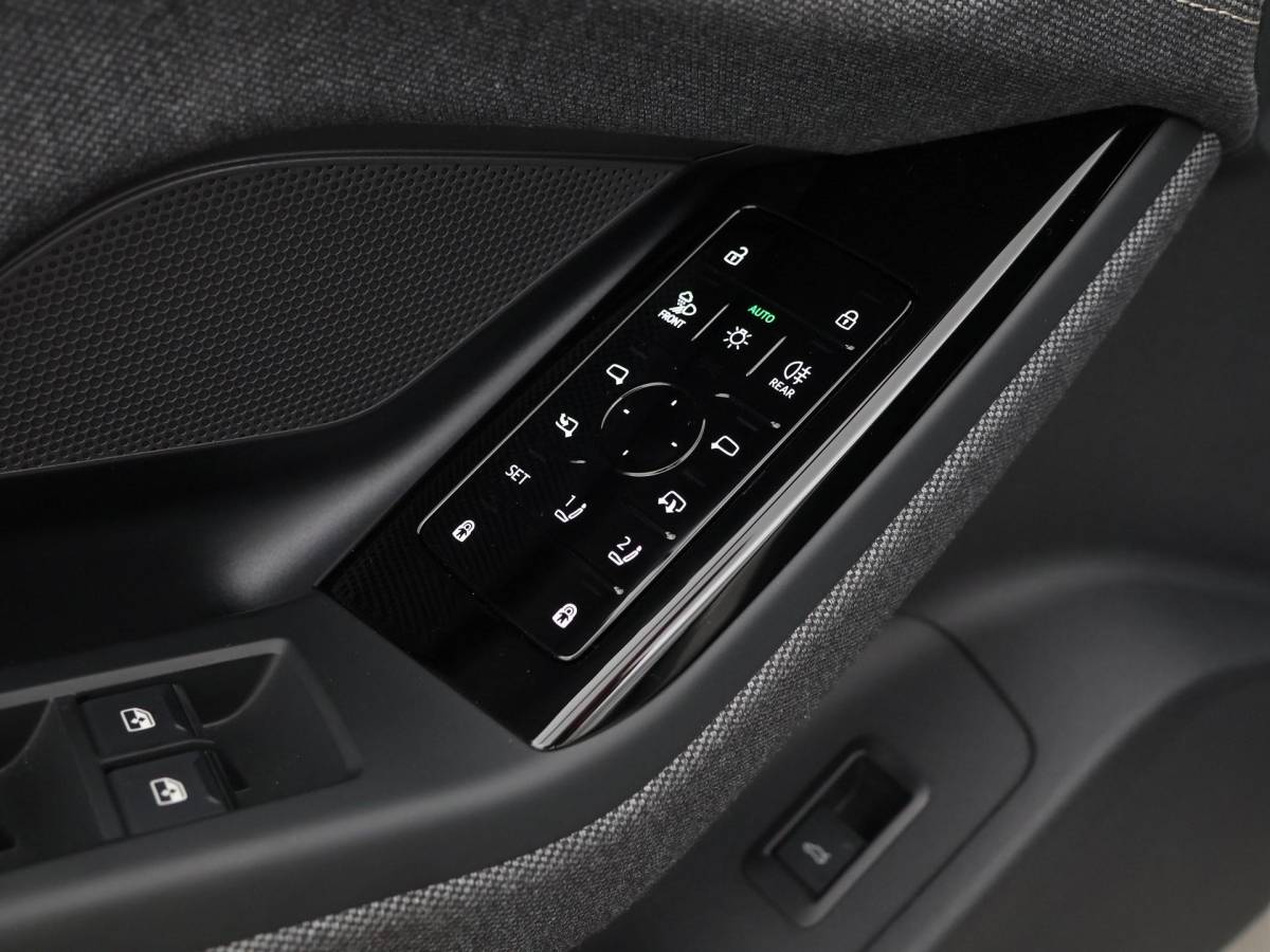 Audi A6 Avant e-tron Audi A6 Avant e-tron S edition 286pk 83 kWh · SOH 97,3% · Warmtepomp · Wegklapbare Trekhaak · 360 Camera · Elek. Voorstoelen · 21” Inch · Achterbank verwarmd · Garantie t/m 09-01-2031 of 100.000km