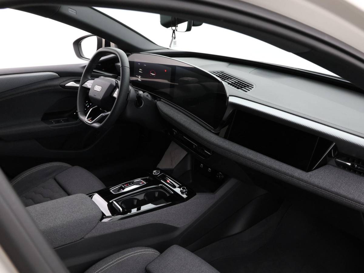 Audi A6 Avant e-tron Audi A6 Avant e-tron S edition 286pk 83 kWh · SOH 97,3% · Warmtepomp · Wegklapbare Trekhaak · 360 Camera · Elek. Voorstoelen · 21” Inch · Achterbank verwarmd · Garantie t/m 09-01-2031 of 100.000km