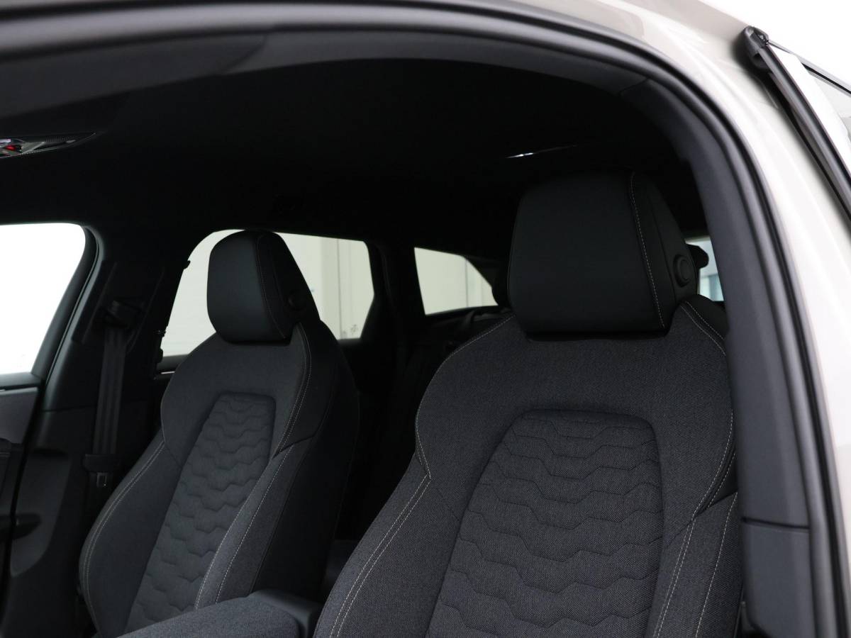 Audi A6 Avant e-tron Audi A6 Avant e-tron S edition 286pk 83 kWh · SOH 97,3% · Warmtepomp · Wegklapbare Trekhaak · 360 Camera · Elek. Voorstoelen · 21” Inch · Achterbank verwarmd · Garantie t/m 09-01-2031 of 100.000km