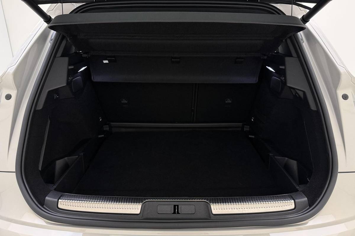 DS DS 7 DS 7 1.6 PHEV 300 4×4 Etoile | Navigatie | Panoramadak | Lederen bekleding | Elektrische achterklep | Full LED koplampen | Adaptive Cruise Control | 19″ Lichtmetalen velgen | Drive Assist