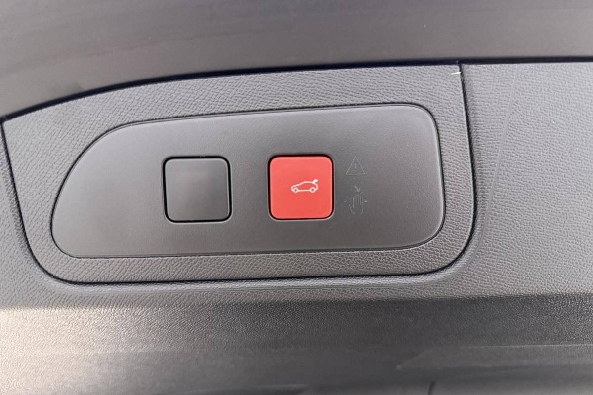 DS DS 7 DS 7 1.6 PHEV 300 4×4 Etoile | Navigatie | Panoramadak | Lederen bekleding | Elektrische achterklep | Full LED koplampen | Adaptive Cruise Control | 19″ Lichtmetalen velgen | Drive Assist