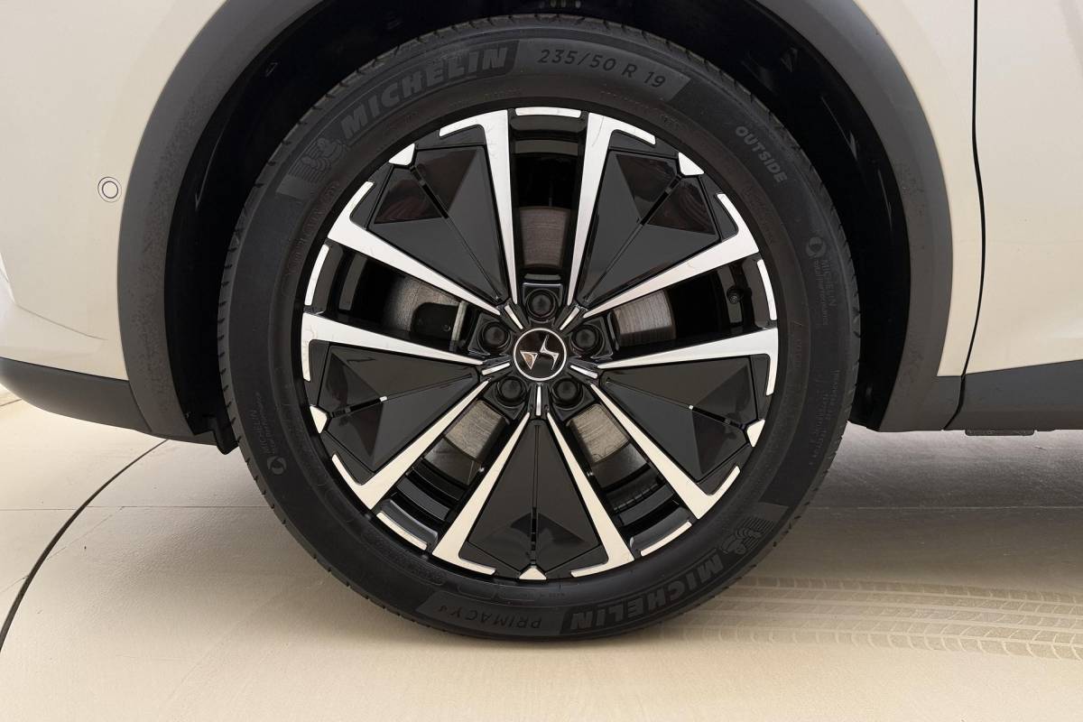 DS DS 7 DS 7 1.6 PHEV 300 4×4 Etoile | Navigatie | Panoramadak | Lederen bekleding | Elektrische achterklep | Full LED koplampen | Adaptive Cruise Control | 19″ Lichtmetalen velgen | Drive Assist