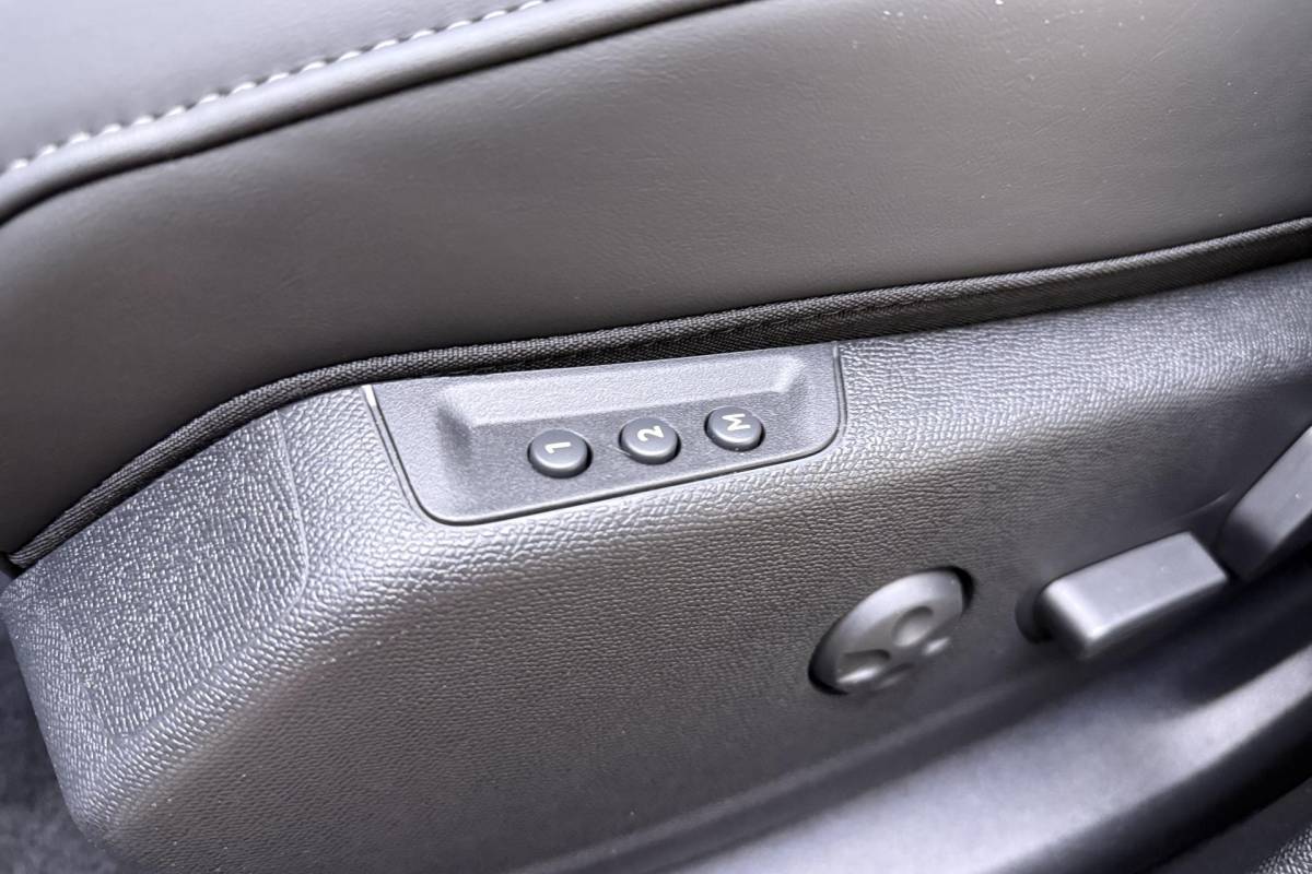 DS DS 7 DS 7 1.6 PHEV 300 4×4 Etoile | Navigatie | Panoramadak | Lederen bekleding | Elektrische achterklep | Full LED koplampen | Adaptive Cruise Control | 19″ Lichtmetalen velgen | Drive Assist