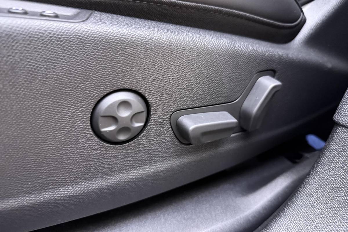 DS DS 7 DS 7 1.6 PHEV 300 4×4 Etoile | Navigatie | Panoramadak | Lederen bekleding | Elektrische achterklep | Full LED koplampen | Adaptive Cruise Control | 19″ Lichtmetalen velgen | Drive Assist
