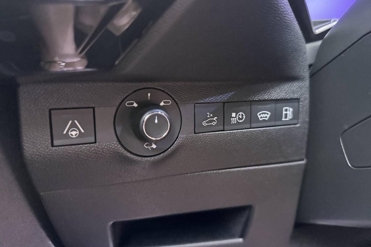 DS DS 7 DS 7 1.6 PHEV 300 4×4 Etoile | Navigatie | Panoramadak | Lederen bekleding | Elektrische achterklep | Full LED koplampen | Adaptive Cruise Control | 19″ Lichtmetalen velgen | Drive Assist
